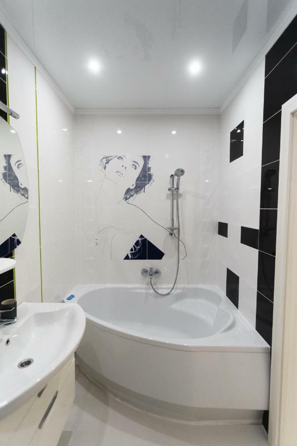 Апартаменты Вероника Kamianets-Podilskyi Ngoại thất bức ảnh