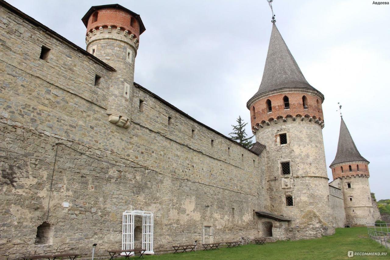 Апартаменты Вероника Kamianets-Podilskyi Ngoại thất bức ảnh
